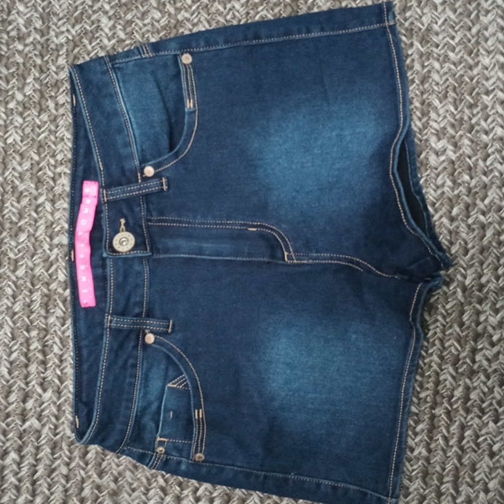 Tinseltown Denim Size 5 Jean Shorts Dark Blue EUC 5 Pocket